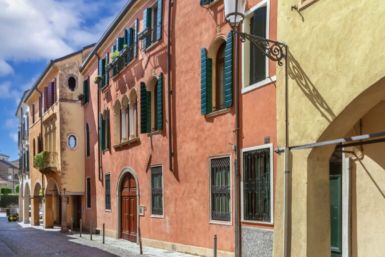 AdobeStock_1669518263